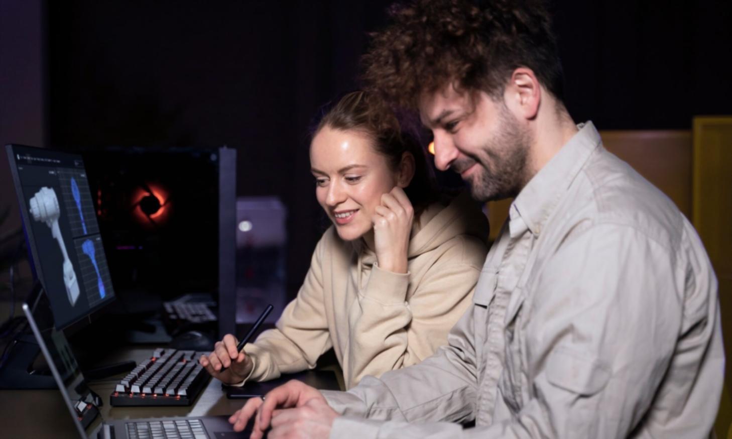 Workshop-Teilnehmer beim praktischen Experimentieren